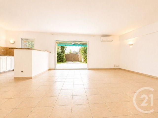 Appartement F3 à vendre - 3 pièces - 93.76 m2 - COGOLIN - 83 - PROVENCE-ALPES-COTE-D-AZUR - Century 21 Thomas Thum Immobilier