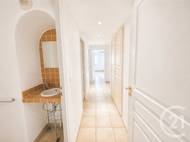 Appartement F3 à vendre - 3 pièces - 93.76 m2 - COGOLIN - 83 - PROVENCE-ALPES-COTE-D-AZUR - Century 21 Thomas Thum Immobilier