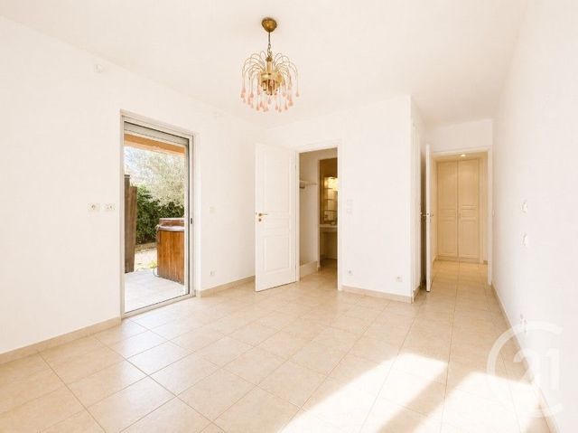 Appartement F3 à vendre - 3 pièces - 93.76 m2 - COGOLIN - 83 - PROVENCE-ALPES-COTE-D-AZUR - Century 21 Thomas Thum Immobilier