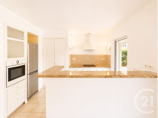 Appartement F3 à vendre - 3 pièces - 93.76 m2 - COGOLIN - 83 - PROVENCE-ALPES-COTE-D-AZUR - Century 21 Thomas Thum Immobilier