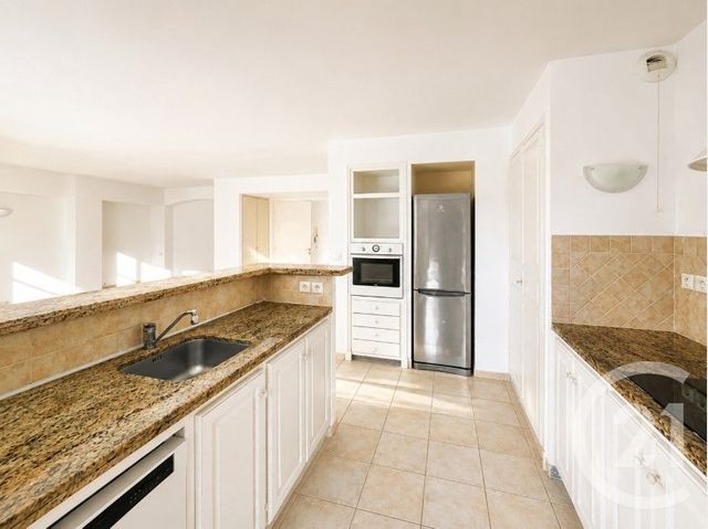 Appartement F3 à vendre - 3 pièces - 93.76 m2 - COGOLIN - 83 - PROVENCE-ALPES-COTE-D-AZUR - Century 21 Thomas Thum Immobilier