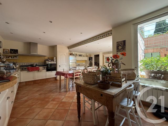 Afficher la photo en grand maison à vendre - 9 pièces - 350.0 m2 - GRIMAUD - 83 - PROVENCE-ALPES-COTE-D-AZUR - Century 21 Thomas Thum Immobilier