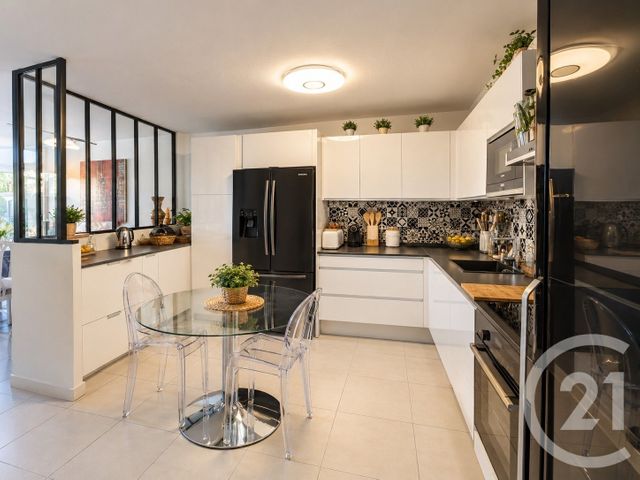 Appartement F3 à vendre - 3 pièces - 80.0 m2 - COGOLIN - 83 - PROVENCE-ALPES-COTE-D-AZUR - Century 21 Thomas Thum Immobilier