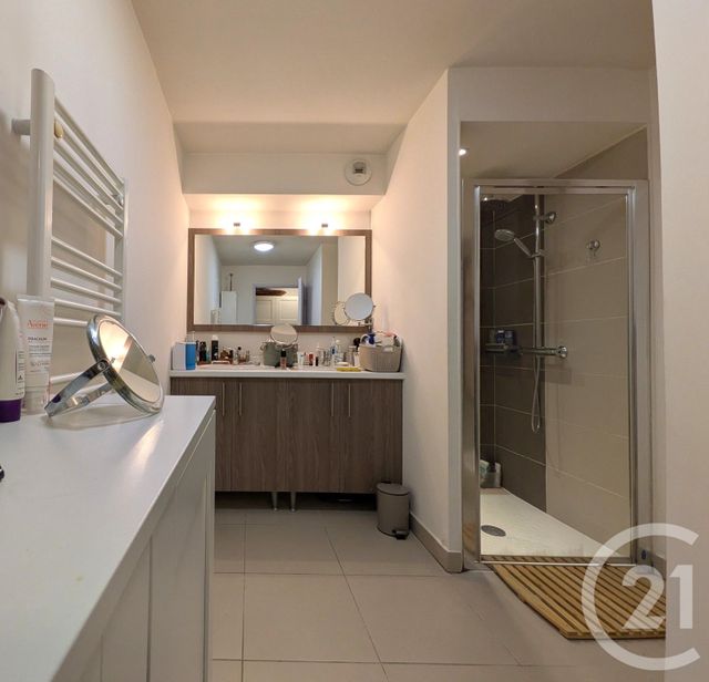 Appartement F3 à vendre - 3 pièces - 80.0 m2 - COGOLIN - 83 - PROVENCE-ALPES-COTE-D-AZUR - Century 21 Thomas Thum Immobilier