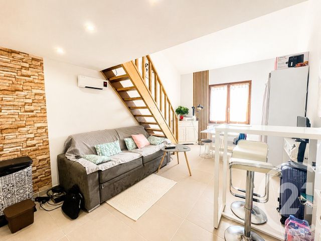 Appartement F2 à vendre - 2 pièces - 29.7 m2 - LE PLAN DE LA TOUR - 83 - PROVENCE-ALPES-COTE-D-AZUR - Century 21 Thomas Thum Immobilier