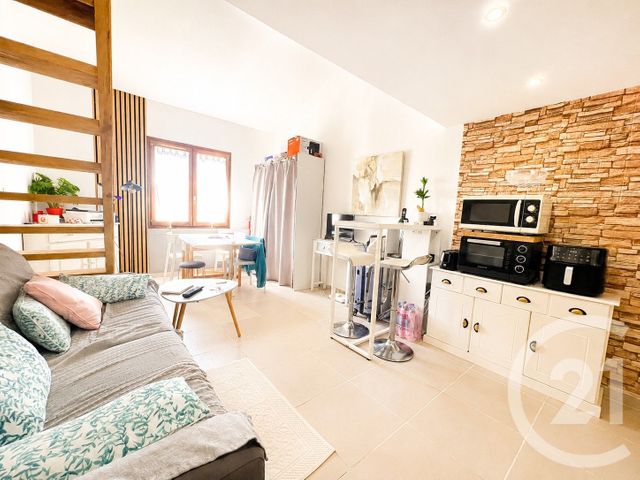 Appartement F2 à vendre - 2 pièces - 29.7 m2 - LE PLAN DE LA TOUR - 83 - PROVENCE-ALPES-COTE-D-AZUR - Century 21 Thomas Thum Immobilier