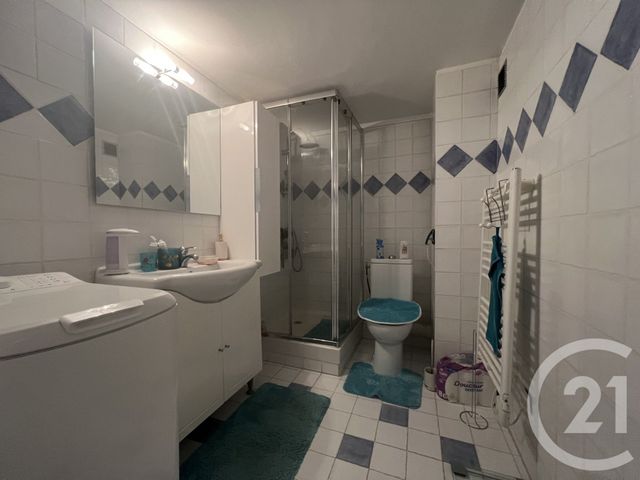 Appartement F2 à vendre - 2 pièces - 29.7 m2 - LE PLAN DE LA TOUR - 83 - PROVENCE-ALPES-COTE-D-AZUR - Century 21 Thomas Thum Immobilier