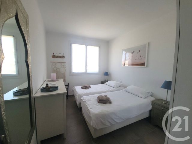 Afficher la photo en grand Appartement T3 à vendre - 3 pièces - 57.6 m2 - STE MAXIME - 83 - PROVENCE-ALPES-COTE-D-AZUR - Century 21 Thomas Thum Immobilier