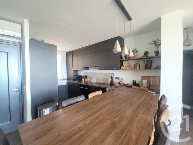 Afficher la photo en grand Appartement T3 à vendre - 3 pièces - 57.6 m2 - STE MAXIME - 83 - PROVENCE-ALPES-COTE-D-AZUR - Century 21 Thomas Thum Immobilier