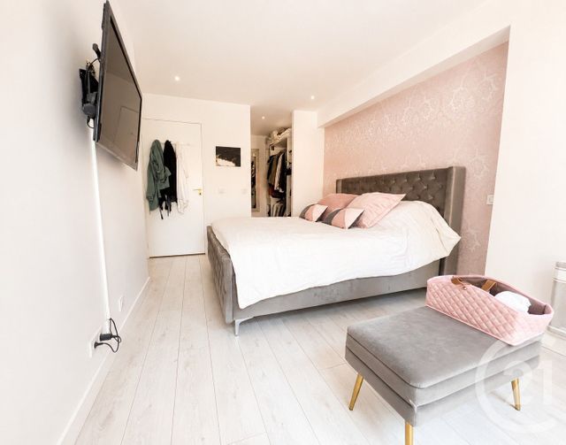 Appartement F4 à vendre - 4 pièces - 77.0 m2 - COGOLIN - 83 - PROVENCE-ALPES-COTE-D-AZUR - Century 21 Thomas Thum Immobilier