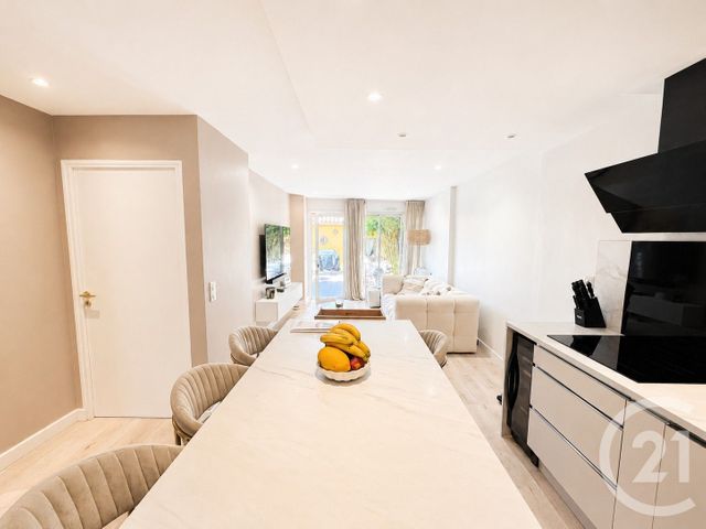 Appartement F4 à vendre - 4 pièces - 77.0 m2 - COGOLIN - 83 - PROVENCE-ALPES-COTE-D-AZUR - Century 21 Thomas Thum Immobilier