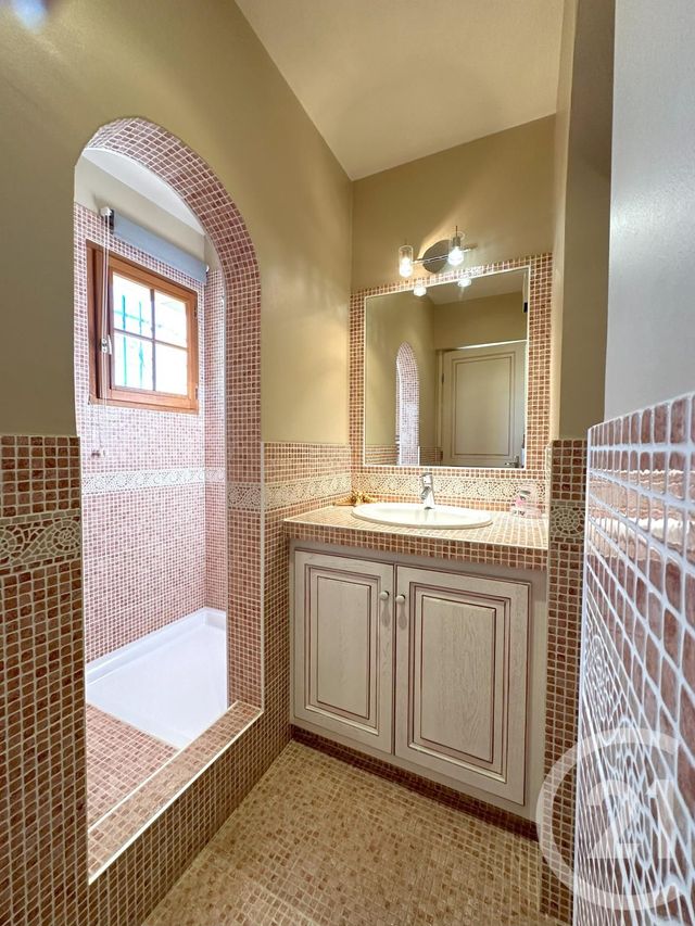 maison à vendre - 6 pièces - 250.0 m2 - COGOLIN - 83 - PROVENCE-ALPES-COTE-D-AZUR - Century 21 Thomas Thum Immobilier