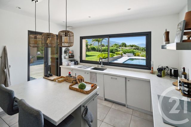 maison à vendre - 5 pièces - 184.2 m2 - COGOLIN - 83 - PROVENCE-ALPES-COTE-D-AZUR - Century 21 Thomas Thum Immobilier