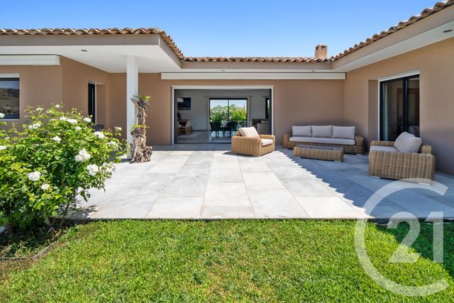 maison à vendre - 5 pièces - 184.2 m2 - COGOLIN - 83 - PROVENCE-ALPES-COTE-D-AZUR - Century 21 Thomas Thum Immobilier