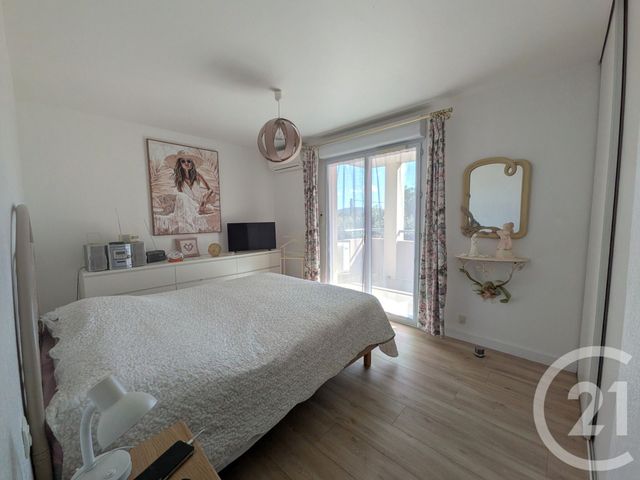 Appartement T3 à vendre - 3 pièces - 70.24 m2 - COGOLIN - 83 - PROVENCE-ALPES-COTE-D-AZUR - Century 21 Thomas Thum Immobilier