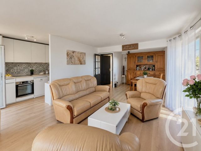 Appartement T3 à vendre - 3 pièces - 70.24 m2 - COGOLIN - 83 - PROVENCE-ALPES-COTE-D-AZUR - Century 21 Thomas Thum Immobilier