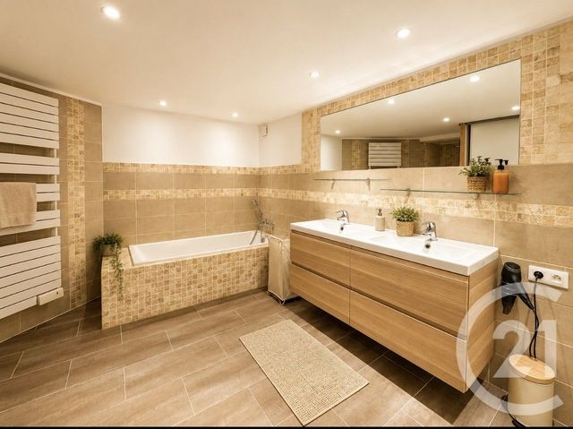 maison à vendre - 6 pièces - 170.0 m2 - COGOLIN - 83 - PROVENCE-ALPES-COTE-D-AZUR - Century 21 Thomas Thum Immobilier