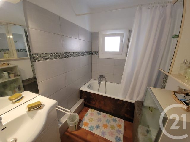 Afficher la photo en grand Appartement T3 à vendre - 3 pièces - 64.79 m2 - COGOLIN - 83 - PROVENCE-ALPES-COTE-D-AZUR - Century 21 Thomas Thum Immobilier