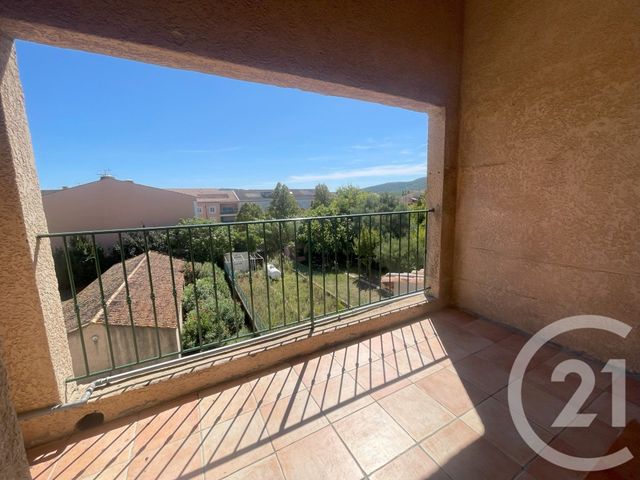 Appartement Duplex à vendre - 4 pièces - 72.5 m2 - COGOLIN - 83 - PROVENCE-ALPES-COTE-D-AZUR - Century 21 Thomas Thum Immobilier