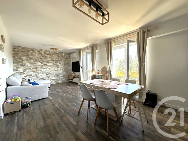 Appartement F3 à vendre - 3 pièces - 64.0 m2 - COGOLIN - 83 - PROVENCE-ALPES-COTE-D-AZUR - Century 21 Thomas Thum Immobilier