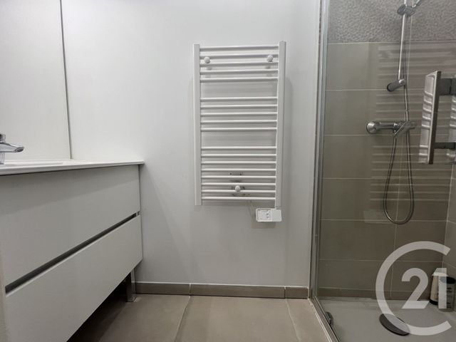 Appartement F4 à vendre - 4 pièces - 84.38 m2 - COGOLIN - 83 - PROVENCE-ALPES-COTE-D-AZUR - Century 21 Thomas Thum Immobilier