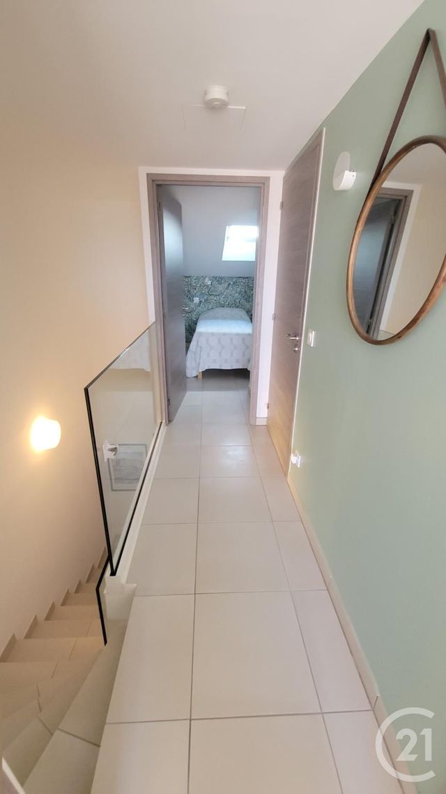 Appartement Duplex à vendre - 3 pièces - 60.56 m2 - GRIMAUD - 83 - PROVENCE-ALPES-COTE-D-AZUR - Century 21 Thomas Thum Immobilier