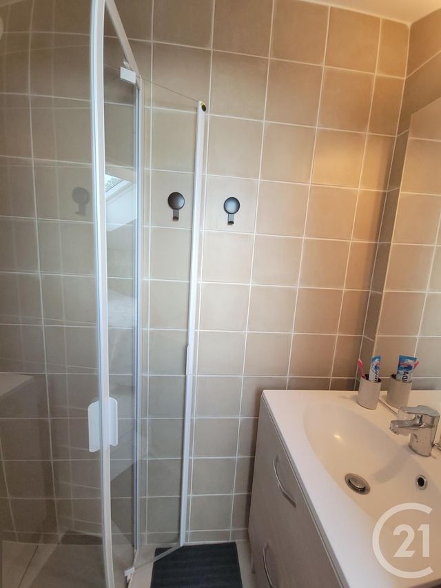 Appartement Duplex à vendre - 3 pièces - 60.56 m2 - GRIMAUD - 83 - PROVENCE-ALPES-COTE-D-AZUR - Century 21 Thomas Thum Immobilier