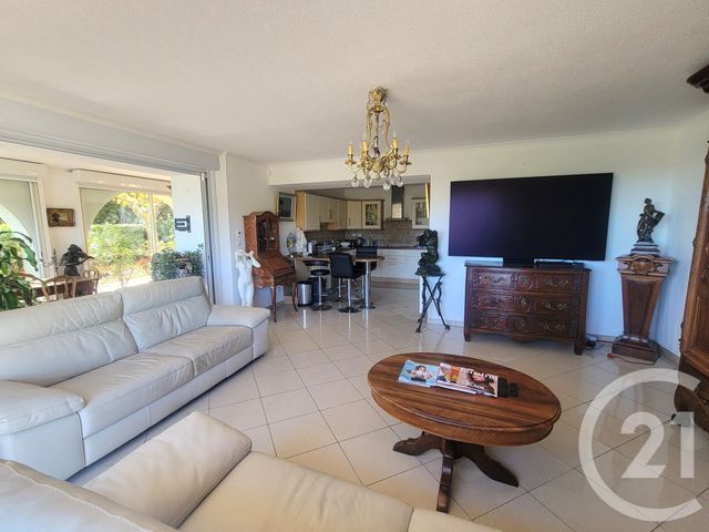 Appartement T4 à vendre - 4 pièces - 116.02 m2 - STE MAXIME - 83 - PROVENCE-ALPES-COTE-D-AZUR - Century 21 Thomas Thum Immobilier