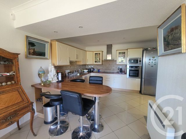 Appartement T4 à vendre - 4 pièces - 116.02 m2 - STE MAXIME - 83 - PROVENCE-ALPES-COTE-D-AZUR - Century 21 Thomas Thum Immobilier