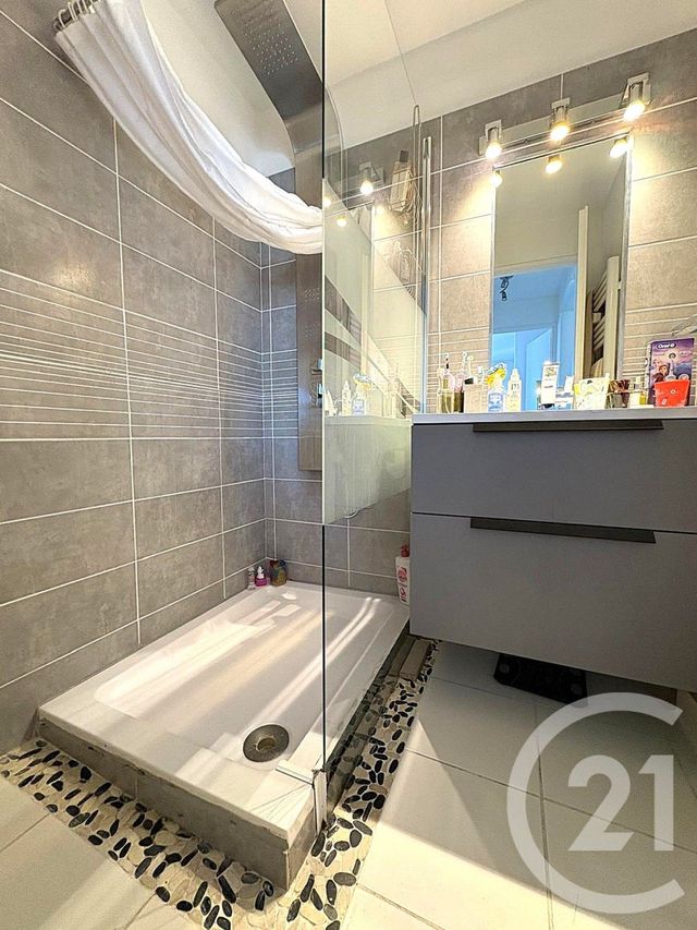 Appartement T2 à vendre - 2 pièces - 41.86 m2 - COGOLIN - 83 - PROVENCE-ALPES-COTE-D-AZUR - Century 21 Thomas Thum Immobilier