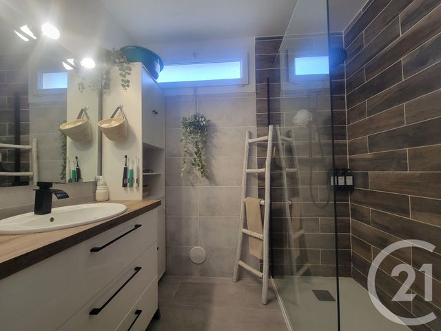 Appartement T3 à vendre - 3 pièces - 65.0 m2 - COGOLIN - 83 - PROVENCE-ALPES-COTE-D-AZUR - Century 21 Thomas Thum Immobilier