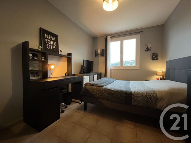 Appartement F4 à vendre - 4 pièces - 82.0 m2 - GRIMAUD - 83 - PROVENCE-ALPES-COTE-D-AZUR - Century 21 Thomas Thum Immobilier