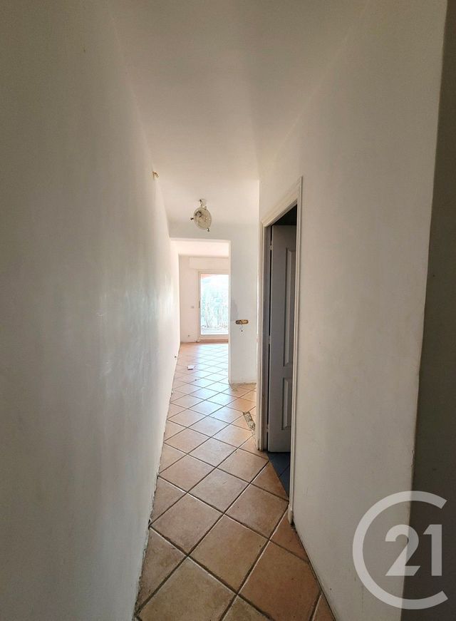 Appartement T2 à vendre - 2 pièces - 34.61 m2 - COGOLIN - 83 - PROVENCE-ALPES-COTE-D-AZUR - Century 21 Thomas Thum Immobilier
