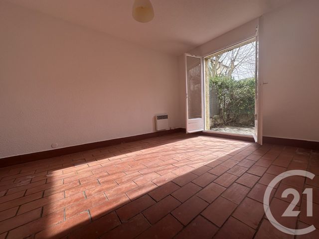 Appartement Studio à vendre - 1 pièce - 27.01 m2 - COGOLIN - 83 - PROVENCE-ALPES-COTE-D-AZUR - Century 21 Thomas Thum Immobilier