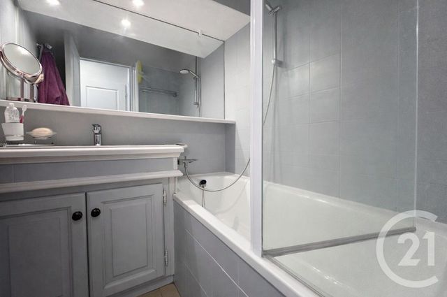 Appartement T2 à vendre - 2 pièces - 29.0 m2 - GRIMAUD - 83 - PROVENCE-ALPES-COTE-D-AZUR - Century 21 Thomas Thum Immobilier