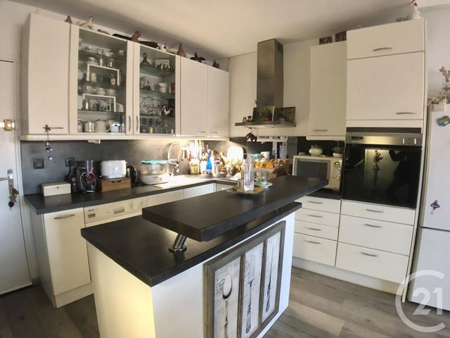 Afficher la photo en grand Appartement F3 à vendre - 3 pièces - 65.0 m2 - COGOLIN - 83 - PROVENCE-ALPES-COTE-D-AZUR - Century 21 Thomas Thum Immobilier
