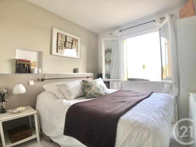 Afficher la photo en grand Appartement F3 à vendre - 3 pièces - 65.0 m2 - COGOLIN - 83 - PROVENCE-ALPES-COTE-D-AZUR - Century 21 Thomas Thum Immobilier