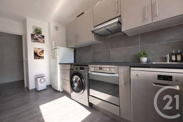 Appartement T2 à vendre - 2 pièces - 48.71 m2 - COGOLIN - 83 - PROVENCE-ALPES-COTE-D-AZUR - Century 21 Thomas Thum Immobilier