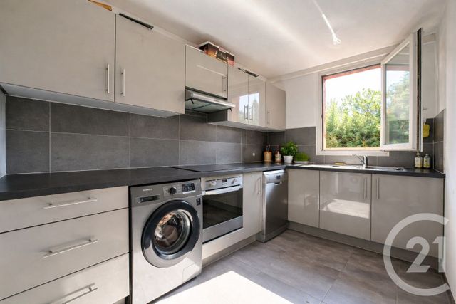 Appartement T2 à vendre - 2 pièces - 48.71 m2 - COGOLIN - 83 - PROVENCE-ALPES-COTE-D-AZUR - Century 21 Thomas Thum Immobilier