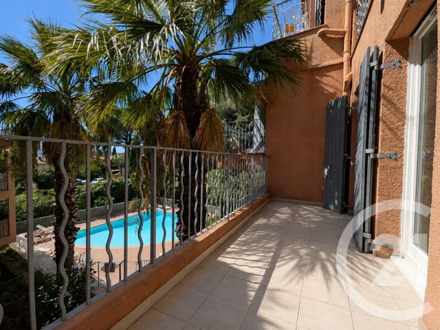 Appartement T2 à vendre - 2 pièces - 46.08 m2 - GRIMAUD - 83 - PROVENCE-ALPES-COTE-D-AZUR - Century 21 Thomas Thum Immobilier