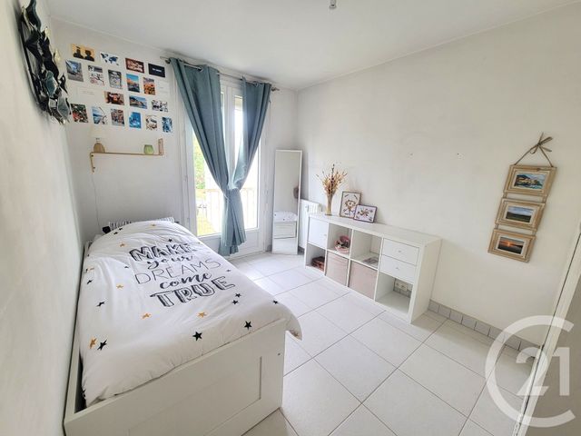 Appartement T4 à vendre - 4 pièces - 73.97 m2 - COGOLIN - 83 - PROVENCE-ALPES-COTE-D-AZUR - Century 21 Thomas Thum Immobilier