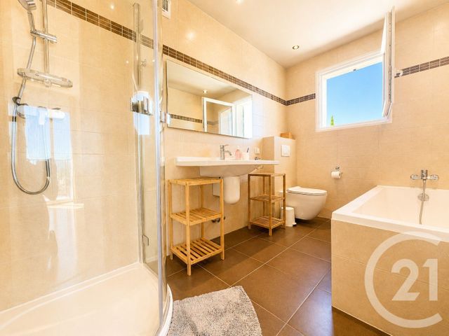 maison à vendre - 6 pièces - 180.0 m2 - COGOLIN - 83 - PROVENCE-ALPES-COTE-D-AZUR - Century 21 Thomas Thum Immobilier