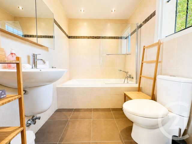 maison à vendre - 6 pièces - 180.0 m2 - COGOLIN - 83 - PROVENCE-ALPES-COTE-D-AZUR - Century 21 Thomas Thum Immobilier