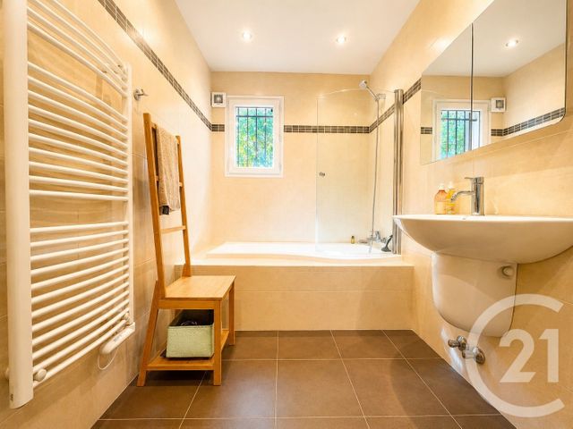 maison à vendre - 6 pièces - 180.0 m2 - COGOLIN - 83 - PROVENCE-ALPES-COTE-D-AZUR - Century 21 Thomas Thum Immobilier