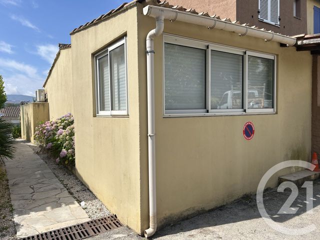 maison à vendre - 2 pièces - 32.0 m2 - COGOLIN - 83 - PROVENCE-ALPES-COTE-D-AZUR - Century 21 Thomas Thum Immobilier