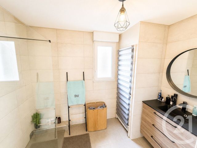 Appartement T3 à vendre - 3 pièces - 60.0 m2 - COGOLIN - 83 - PROVENCE-ALPES-COTE-D-AZUR - Century 21 Thomas Thum Immobilier