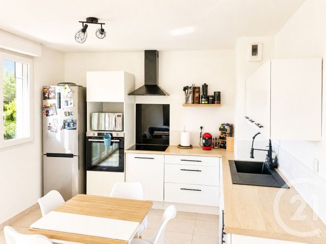 Appartement T3 à vendre - 3 pièces - 60.0 m2 - COGOLIN - 83 - PROVENCE-ALPES-COTE-D-AZUR - Century 21 Thomas Thum Immobilier