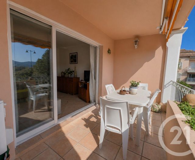 Appartement T2 à vendre - 2 pièces - 45.4 m2 - COGOLIN - 83 - PROVENCE-ALPES-COTE-D-AZUR - Century 21 Thomas Thum Immobilier