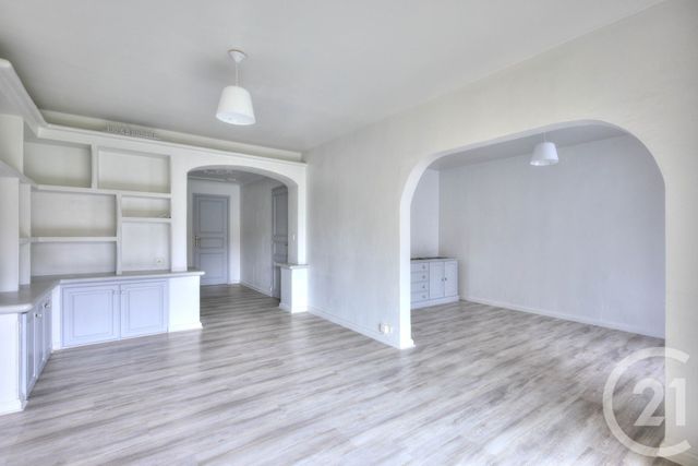 Appartement T4 à vendre - 4 pièces - 71.27 m2 - COGOLIN - 83 - PROVENCE-ALPES-COTE-D-AZUR - Century 21 Thomas Thum Immobilier