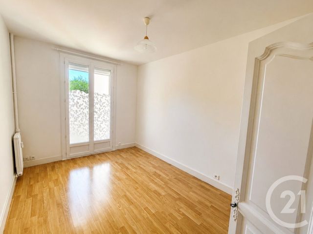 Appartement T4 à vendre - 4 pièces - 71.27 m2 - COGOLIN - 83 - PROVENCE-ALPES-COTE-D-AZUR - Century 21 Thomas Thum Immobilier